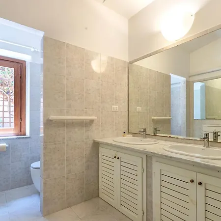 فيلة Li Baietti *